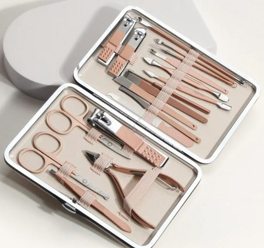 Manicure Kit, pedicure tools for feet, Nail Clipper, Manicure Pedicure kit for women and Men, 18 Pieces,Perfect Gifts for Women and Men